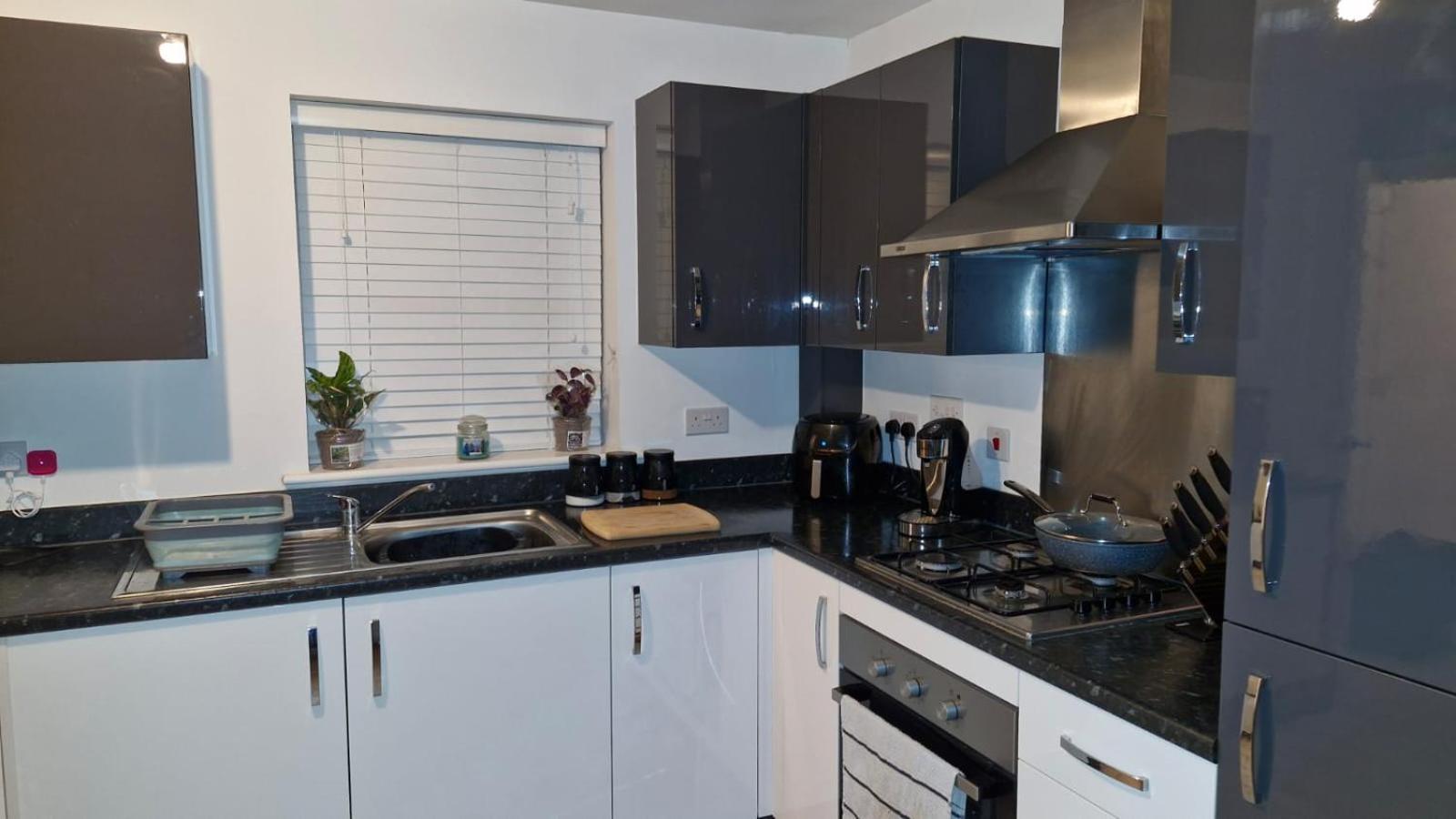 Modern Double Room With En-Suite, Parking & Fast Wifi - Close To Beach Sandgate Exterior foto